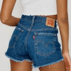 Levi’s 501 Cut Off Denim Shorts Women’s W26 High Rise Blue Jean Shorts Raw Hem